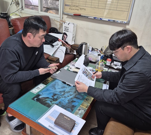 ▲ 대전시 관계자가 렌터카 업체 현장을 방문해 운전자격 확인 시스템을 점검하고 있다.ⓒ대전시