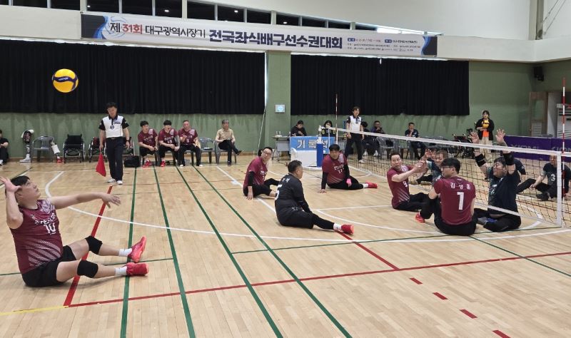 ▲ 대회 9연패를 달성한 천안시청 직장운동경기부 좌식배구단의 경기 모습.ⓒ천안시