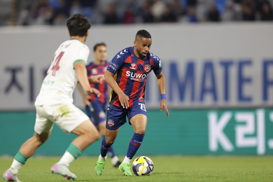 ▲ 2골 1도움을 올리며 리그 1위 대전을 완파하는데 앞장선 수원FC 안데르손이 K리그1 14라운드 MVP로 선정됐다.ⓒ한국프로축구연맹 제공