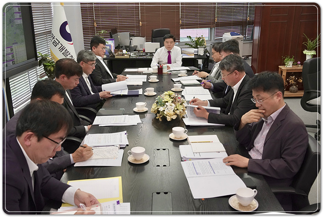 ▲ ⓒ새만금개발청은 지난 19일 김경안 청장 주재로 2025년 반부패·청렴 추진단 1차 회의를 개최했다고 밝혔다.김성수기자