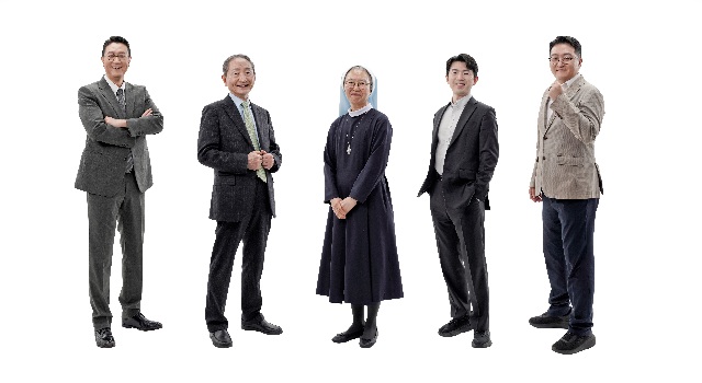 ▲ 왼쪽부터 강병주 ㈜인드림헬스케어 대표, 이두익 백령병원 원장, 갈바리의원 최로사 원장 수녀, 노두현 코넥티브㈜ 대표, 김희승 드림팩㈜ 대표.ⓒ라이나생명