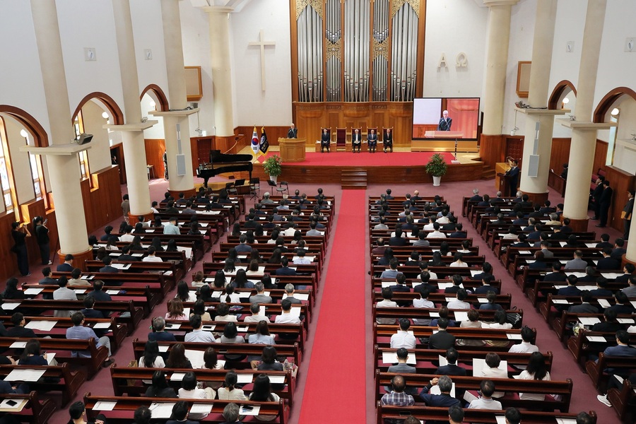 ▲ 계명대학교(총장 신일희)가 5월 20일 오전 10시, 성서캠퍼스 아담스채플에서 창립 126주년 기념식을 개최하고, 국제화 전략과 미래지향적 대학 비전을 제시했다.ⓒ계명대