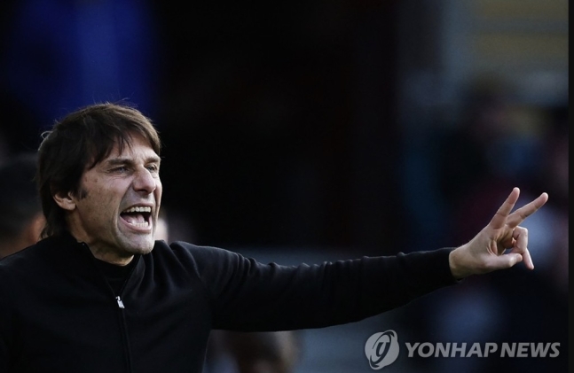 ▲ 안토니오 콘테 감독이 이끄는 나폴리가 세리에A 우승을 차지했다.ⓒ연합뉴스 제공