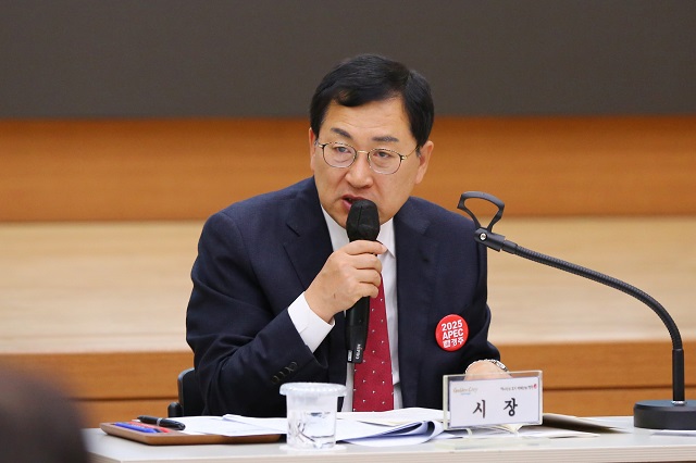 ▲ 주낙영 시장이 22일 정부서울청사에서 열린 제7차 APEC 정상회의 준비위원회에 참석했다.ⓒ경주시