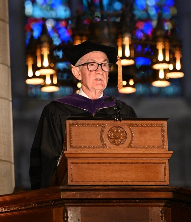 ▲ 25일(현지시각) 제롬 파월 미국 연방준비제도 의장이 미국 뉴저지주 프린스턴대 졸업식에서 연설하고 있다.ⓒ프린스턴대