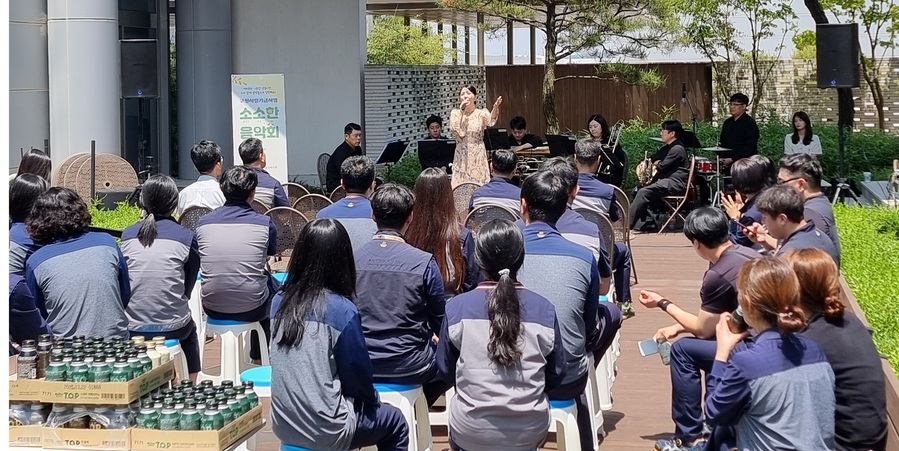 ▲ 진천군 찾아가는 소소한 음악회 사진.ⓒ진천군