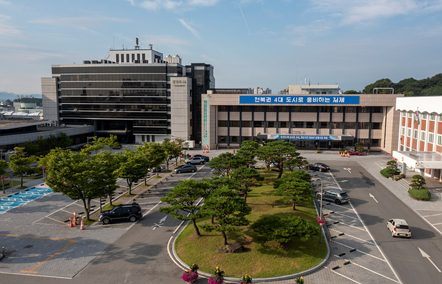 ▲ ⓒ김제시청 전경, 김종성 기자