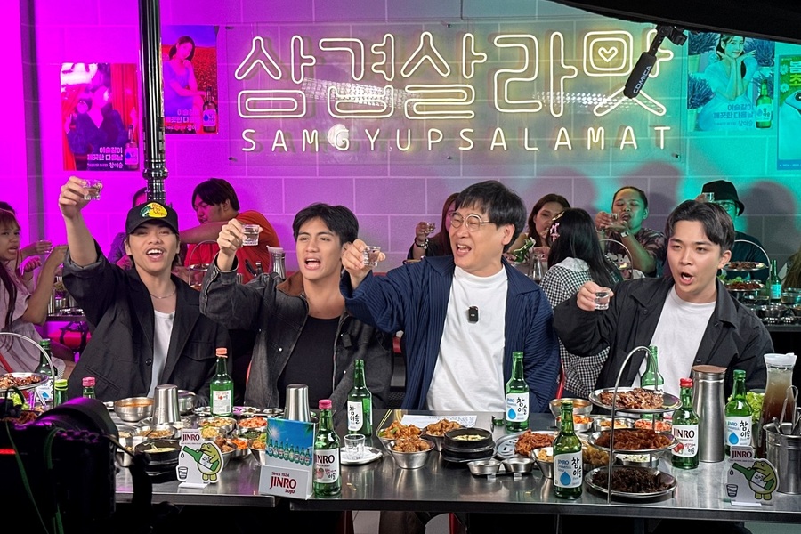 ▲ 필리핀 프랜차이즈 '삼겹살라맛'에서 진행된 '이슬라이브' 촬영 현장ⓒ하이트진로