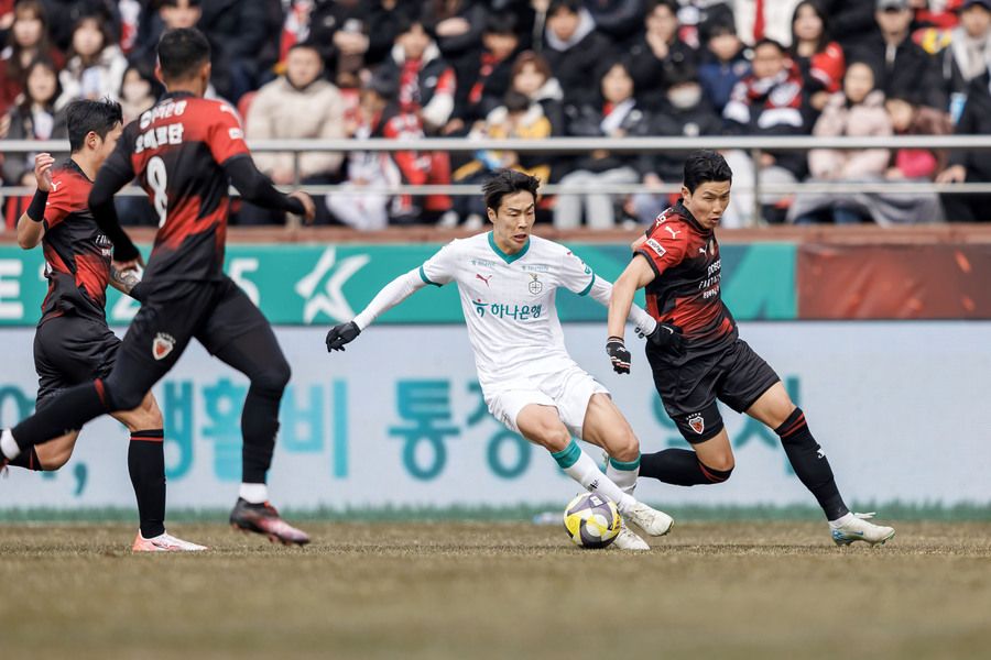 ▲ K리그1 1위 대전과 5위 포항이 오는 27일 K리그1 16라운드 맞대결을 펼친다.ⓒ한국프로축구연맹 제공