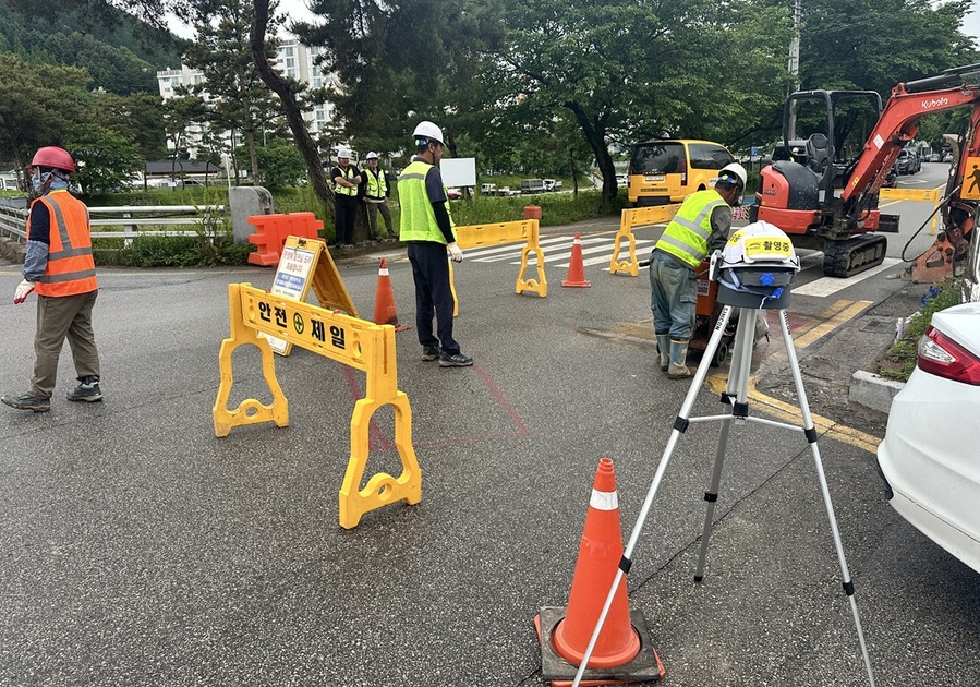 ▲ 괴산군(군수 송인헌)은 도농 간 물 복지 격차를 해소하고 군민에게 고품질 수돗물 서비스를 제공하기 위해, 한국수자원공사(사장 윤석대)와 협력해 ‘지방상수도 운영효율화사업(관망)’을 본격 추진한다.ⓒ괴산군