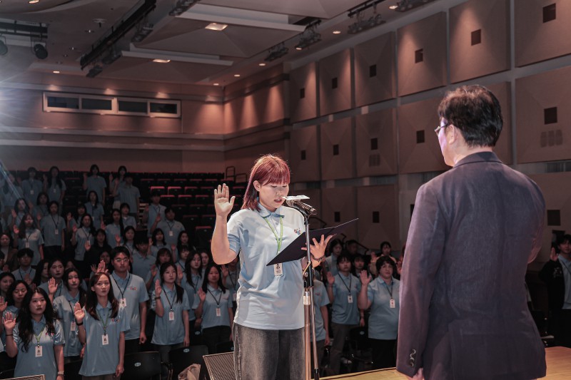 ▲ 제19회 DIMF 딤프지기 발대식에서 선서 대표로 나선 딤프지기 매니저 장민경 씨.ⓒ대구국제뮤지컬페스티벌