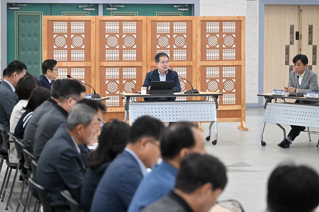 ▲ 군위군은 지난 26일 2025년 민선8기 공약추진상황 보고회를 개최했다.ⓒ군위군