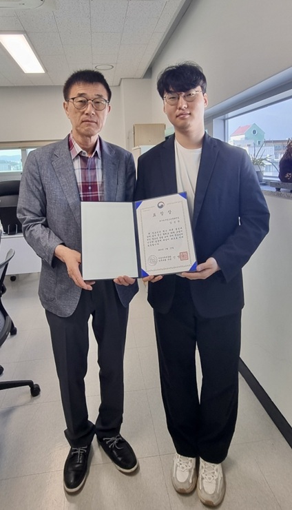 ▲ 북구청소년문화의집 청소년운영위원회 위원장으로 활동 중인 김성찬 군(대구대 4학년)이 여성가족부 주관 ‘2025년 청소년 육성 및 보호 유공자’로 선정되어 여성가족부 장관 표창을 받았다.ⓒ북구청