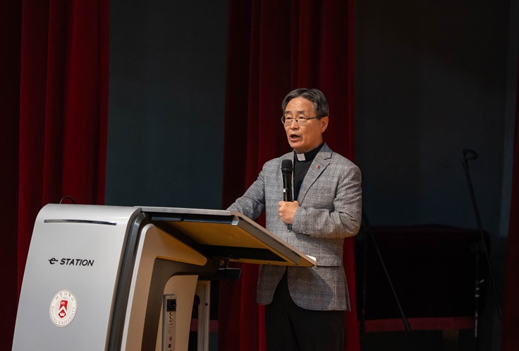 ▲ 기조 연설하는 심종혁 총장.ⓒ서강대