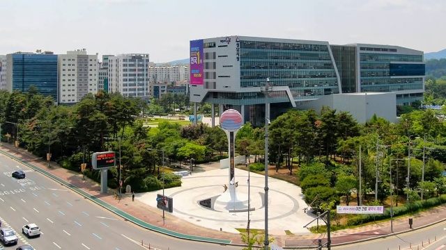 ▲ 성남시청 공원으로 이전된 현충탑 전경. ⓒ성남시 제공