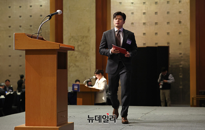 ▲ 김용태 국민의힘 비상대책위원장이 지난 20일 오전 서울 중구 롯데호텔에서 '리스타트 코리아 : 대한민국 제2 성장의 길'을 주제로 열린 '제2회 뉴데일리 퓨처코리아 포럼'에서 축사를 위해 연단에 오르고 있다. ⓒ정상윤 기자