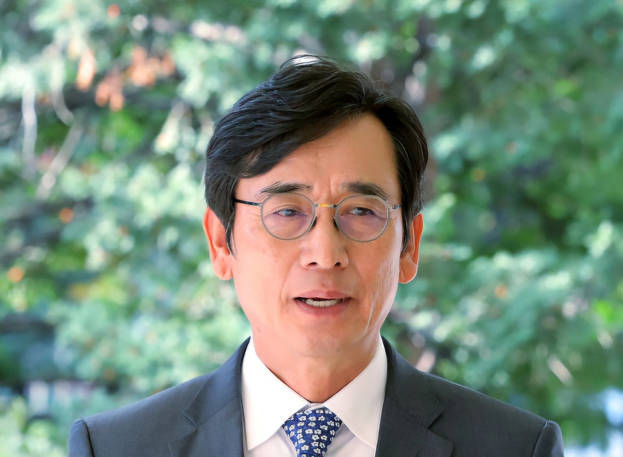 ▲ 지난 2023년 10월 23일 유시민 전 노무현 재단 이사장이 한동훈 당시 법무부 장관의 명예를 훼손한 공소사실에 대한 서울서부지방법원의 항소심 재판 공판 기일에 출석하고 있다. ⓒ뉴시스 제공