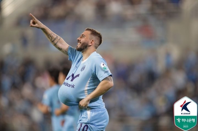 ▲ 김병수 감독이 대구 데뷔전을 치른 가운데 대구는 광주와 1-1 무승부에 그쳤다.ⓒ한국프로축구연맹 제공