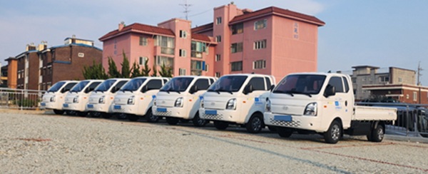 ▲ 부여군이 관내 7개 면 행정복지센터에 전기자동차를 보급하며 친환경 행정 전환에 속도를 내고 있다.ⓒ부여군