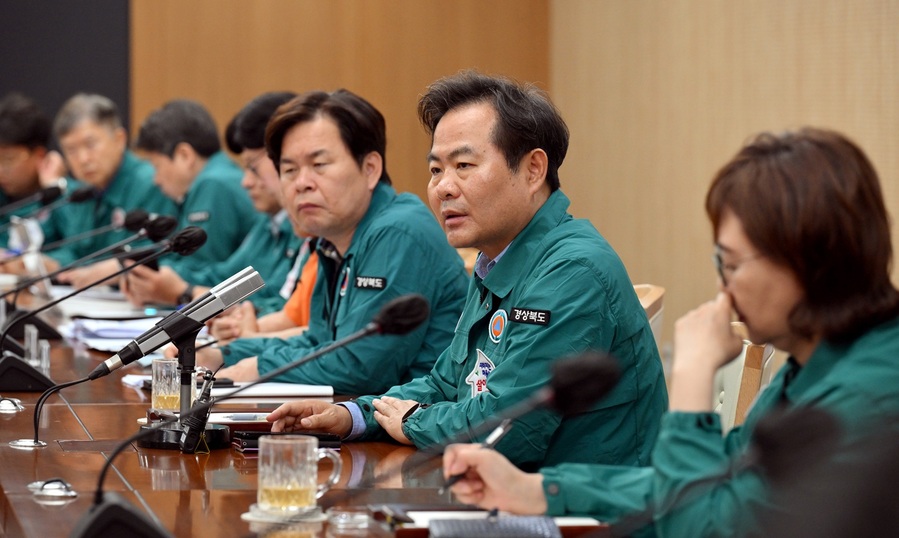 ▲ 경상북도는 이철우 도지사가 신병 치료차 병원에 입원 중인 상황에서도, 김학홍 행정부지사와 양금희 경제부지사를 중심으로 도정을 흔들림 없이 운영하며 산불 피해 복구와 새 정부 국정 현안 대응 등에 박차를 가하고 있다.ⓒ경북도