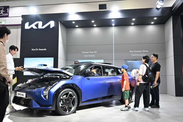 ▲ 국내 대표 전기차 전시회 ‘EV트렌드코리아 2025’가 3일 서울 코엑스 A홀에서 열리고 있다. ⓒEV트렌드코리아