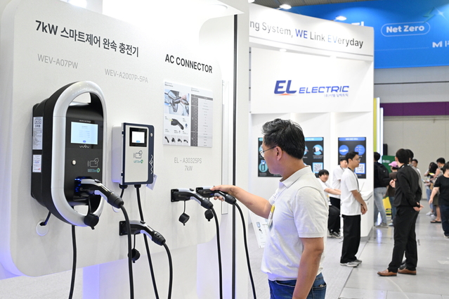 ▲ 국내 대표 전기차 전시회 ‘EV트렌드코리아 2025’가 3일 서울 코엑스 A홀에서 열리고 있다. ⓒEV트렌드코리아