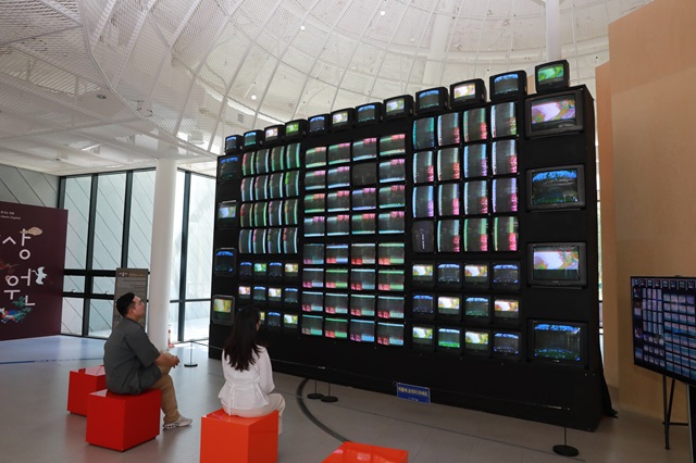 ▲ 백남준의 대표작 ‘108번뇌’.ⓒ경북관광공사