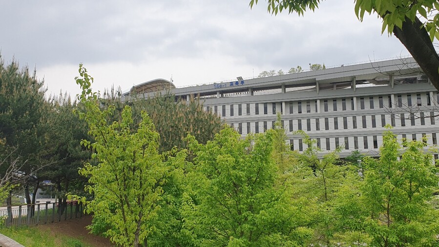 ▲ 정부세종청사 14-1동에 자리한 교육부 전경 ⓒ노재균 기자