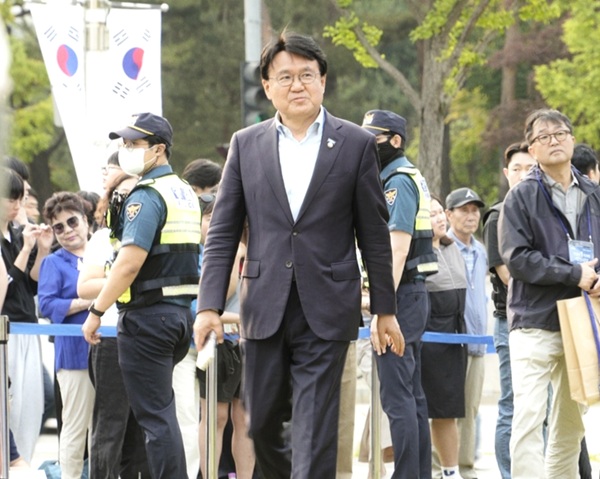▲ 황운하 위원장은  이재명 정부와 함께 검찰개혁 완수와 윤석열·김건희 권력형 비리 내란특검 도입, 김건희·명태균 특검, 채상병 사건 진상규명을 반드시 추진하겠다고 밝혔다.ⓒ조국혁신당 대전시당
