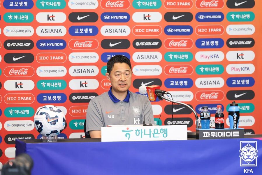 ▲ 이민성 한국 U-22 대표팀 감독이 취임 기자회견을 가지며 공식 출항을 알렸다.ⓒ대한축구협회 제공