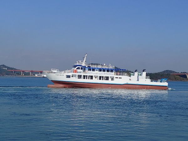 ▲ 전북 군산항과 어청도(국가보조항로)를 잇는 어청카훼리호. ⓒ한국해양교통안전공단