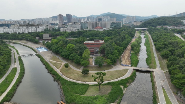▲ 탄천과 동막천 합류 지점에 있는 성남 두물길 전경. ⓒ성남시 제공