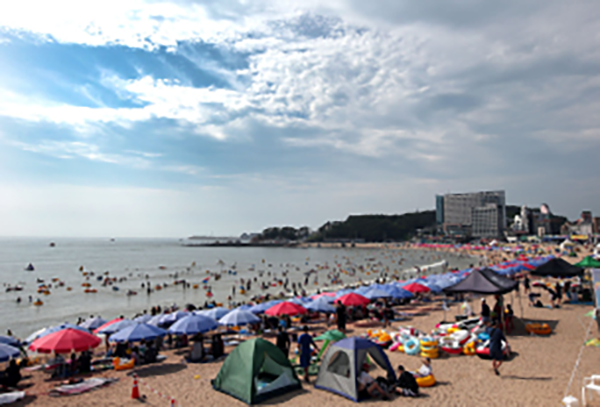 ▲ 수도권에서 가장 가까운 해변이 있는 인천시 중구  을왕리 해수욕장에는 매년 이용객들이 몰려 든다. ⓒ 인천시 제공