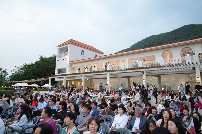 ▲ '춘천에서 만나는 이탈리아'를 주제로 열린 '2025 제5회 챠오! 이탈리아(Ciao! Italia)' 행사가 8일 이틀간의 여정을 마무리하고 성황리에 막을 내렸다.
ⓒ춘천시