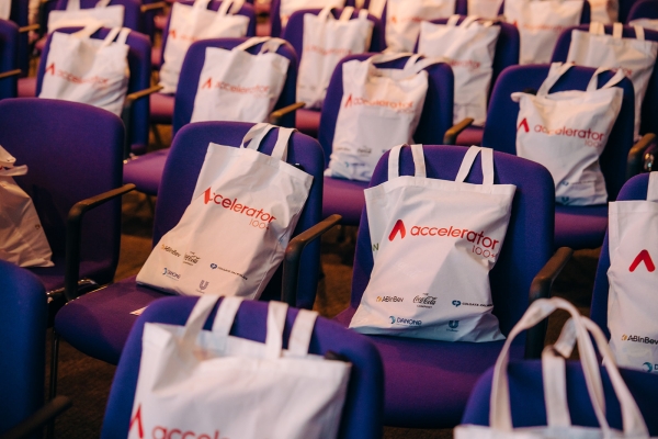 ▲ 코카-콜라가 혁신적인 스타트업을 발굴 및 지원하는 공모전 ‘100+ 엑셀러레이터’의 공동 스폰서로 참여한다. ⓒ코카-콜라