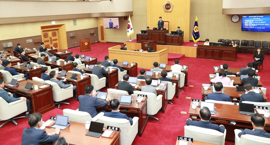 ▲ 충북도의회(의장 이양섭)는 9일 제426회 정례회 제1차 본회의를 열고 24일까지 16일간의 회기를 운영한다.ⓒ충북도의회