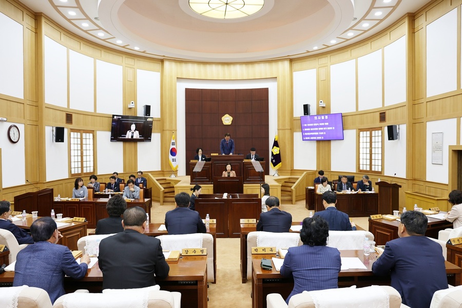 ▲ 경산시의회(의장 안문길)는 6월 9일부터 20일까지 12일간의 일정으로 제263회 정례회를 개회했다.ⓒ경산시의회