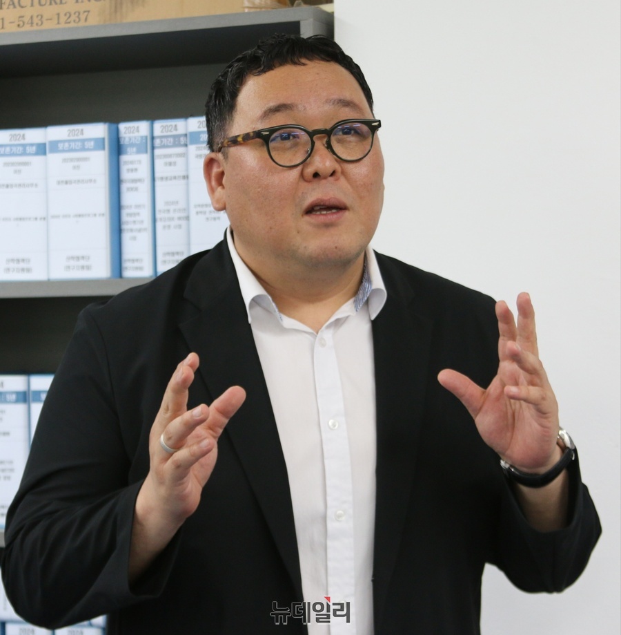 ▲ 이후기 건양대학교 라이즈사업추진단 위원장이 뉴데일리와 인터뷰를 하고 있다.ⓒ이길표 기자