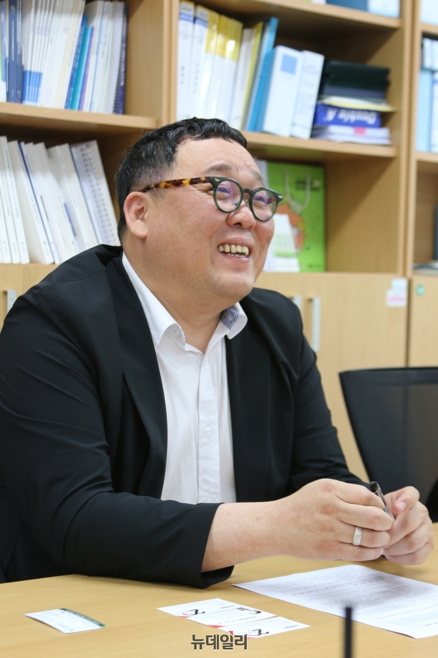 ▲ 이후기 건양대학교 라이즈사업추진단 위원장이 10일 건양대에서 가진 인터뷰에서 라이즈사업에 관한 대학의 비전과 추진 전략을 상세히 설명하고 있다.ⓒ이길표 기자