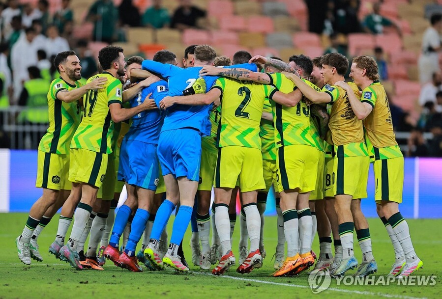 ▲ 호주 축구대표팀이 사우디아라비아를 2-1로 꺾고 6회 연속 월드컵 본선 진출을 확정했다.ⓒ연합뉴스 제공