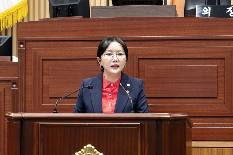 ▲ 경상북도의회 정경민 의원(문화환경위원회 부위원장)이 ‘경상북도의회공인조례 전부개정조례안’을 대표 발의했다.ⓒ경북도의회