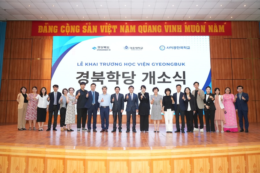 ▲ 경상북도는 9일 베트남 하노이국립외국어대학교에서 베트남 해외 인재 유치설명회와 함께 하노이 경북학당 개소식을 성료했다.ⓒ경북도