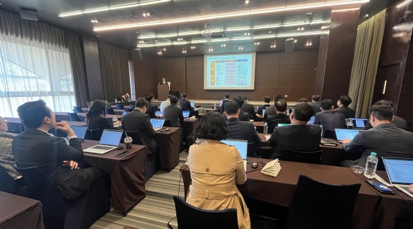 ▲ 이랜드파크가 임직원을 대상으로 ISO 37301에 따른 '부서별 리스크 관리 교육'을 진행하고 있다.ⓒ이랜드파크