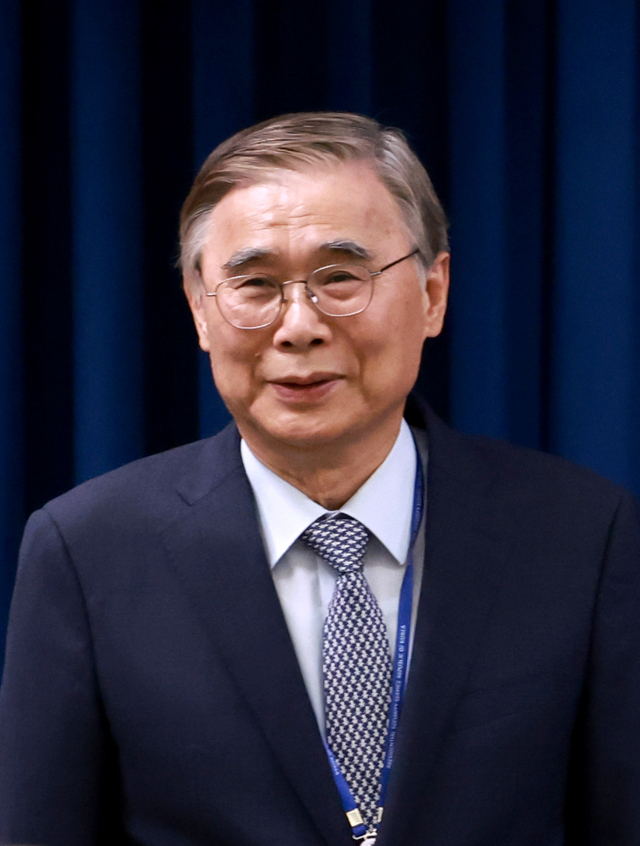 ▲ 4일 서울 용산 대통령실 청사에서 열린 이재명 정부 첫 인사브리핑에서 이종석 신임 국가정보원장 후보자가 소개되고 있다. ⓒ연합뉴스