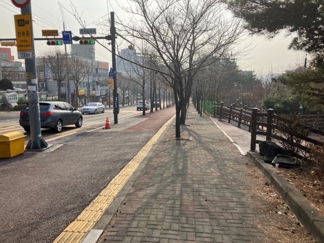 ▲ 확장 공사가 진행될 광교산로 교통 혼잡구간. ⓒ수원시 제공
