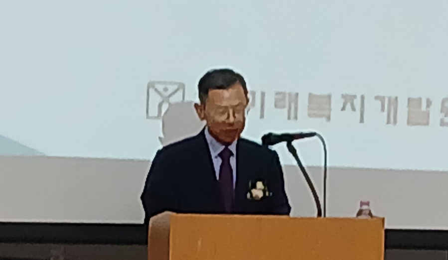 ▲ 이장희 ㈔미래복지개발원 이사장(충북바이오산학융합본부원장)가 인사말을 하고 있다.ⓒ충북사회서비스원