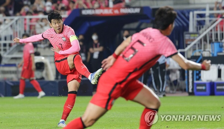 ▲ 붖중미 월드컵 본선 티켓을 거머쥔 한국 대표팀이 오는 10일 국내에서 파라과이와 평가전을 치른다.ⓒ연합뉴스 제공