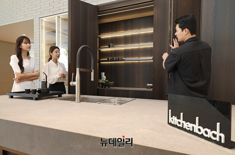▲ 플래그십 논현에서 키친바흐 제품이 전시된 모습. ⓒ뉴데일리DB