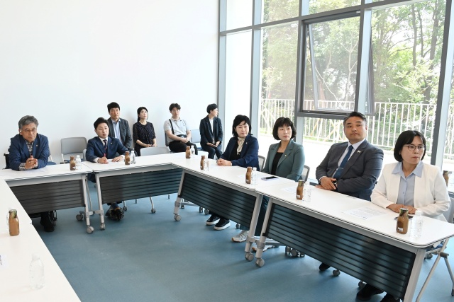 ▲ 문화복지위원회,‘화성 서해마루 유스호스텔’ 건립 현장 점검ⓒ화성특례시의회 제공
