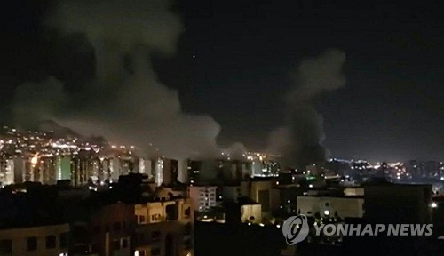 ▲ 이스라엘군 공습으로 이란 수도 테헤란 시내에 불길이 번지고 있다. ⓒ연합뉴스